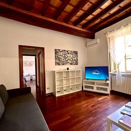 Elegante Appartamento Nel Centro Storico Di Torino Екстер'єр фото